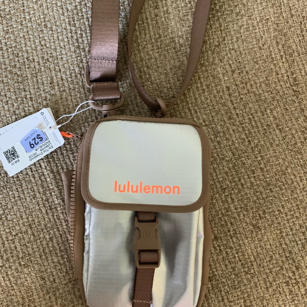 Lululemon zip crossbody